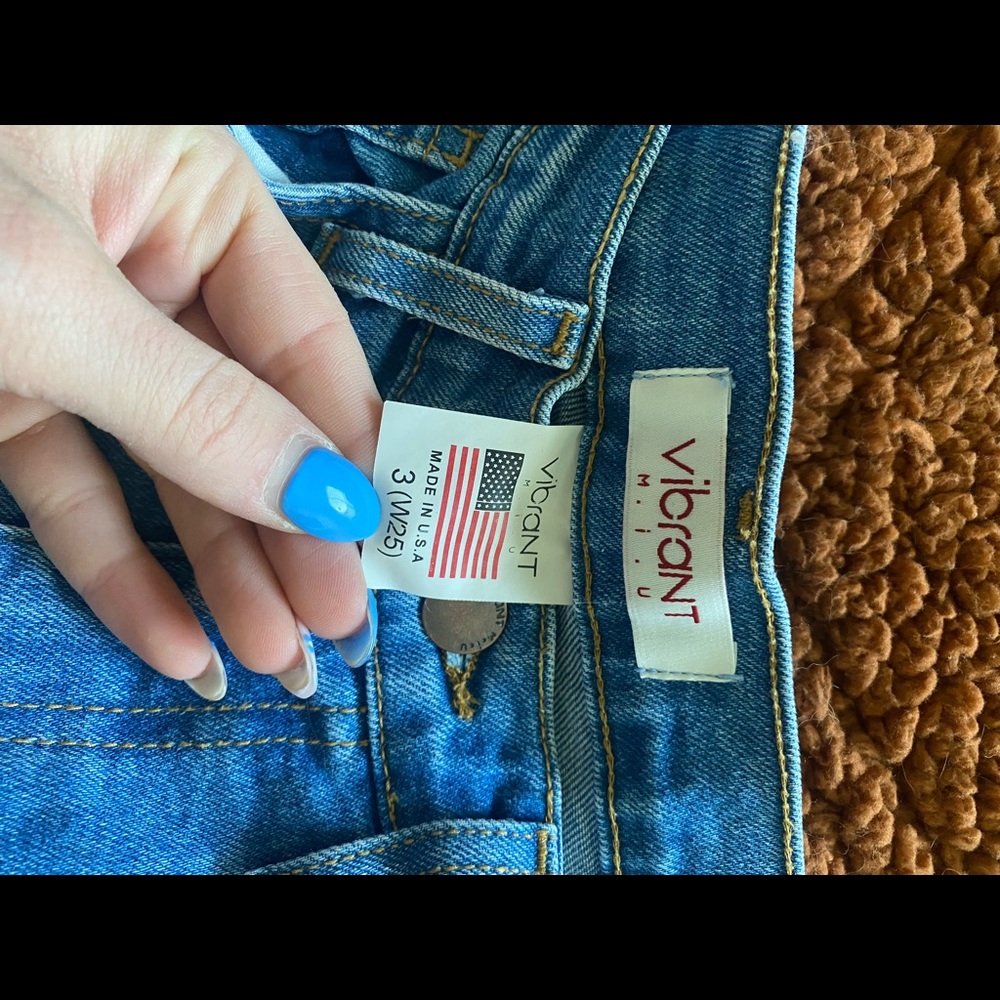 Distressed Mom‎ Jeans - Picture 3 of 5